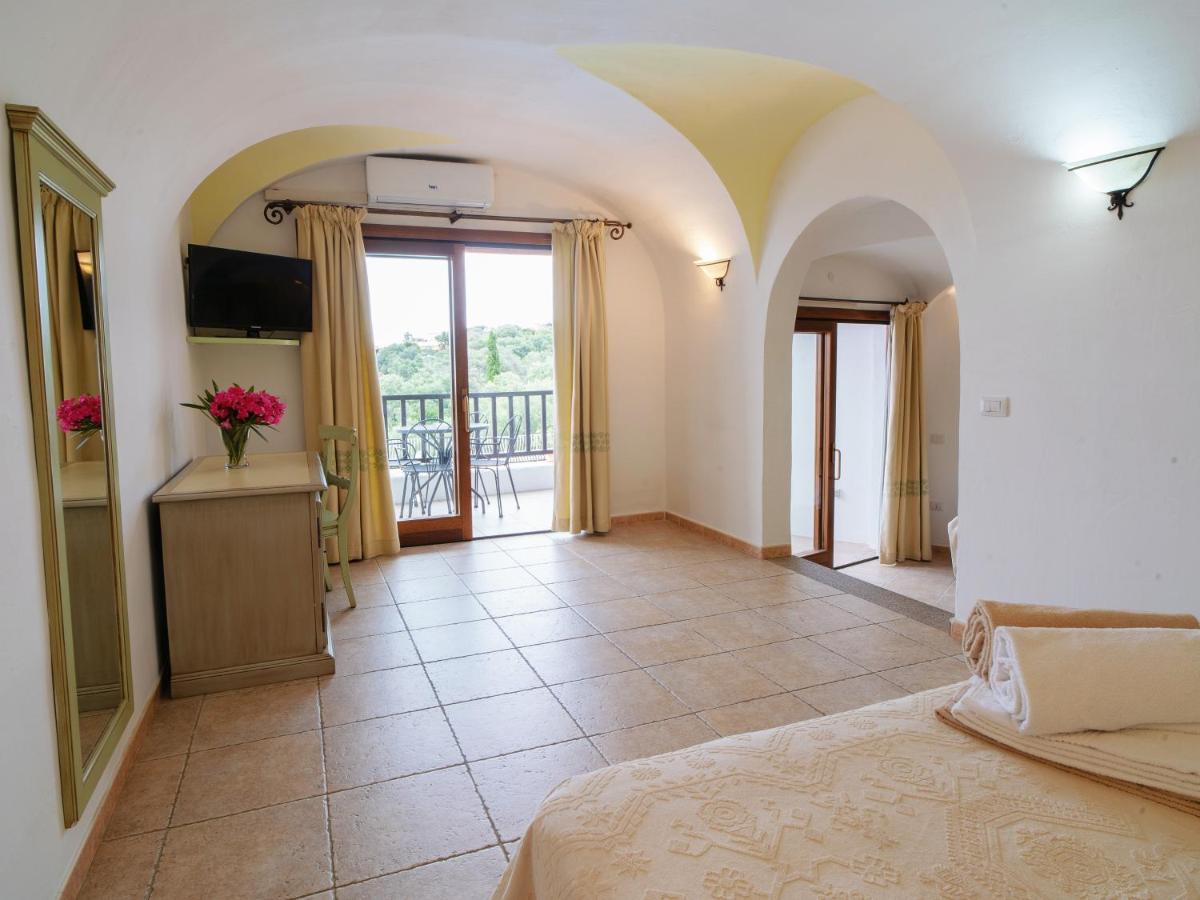 Hotel Pedra Santa Baja Sardinia Extérieur photo
