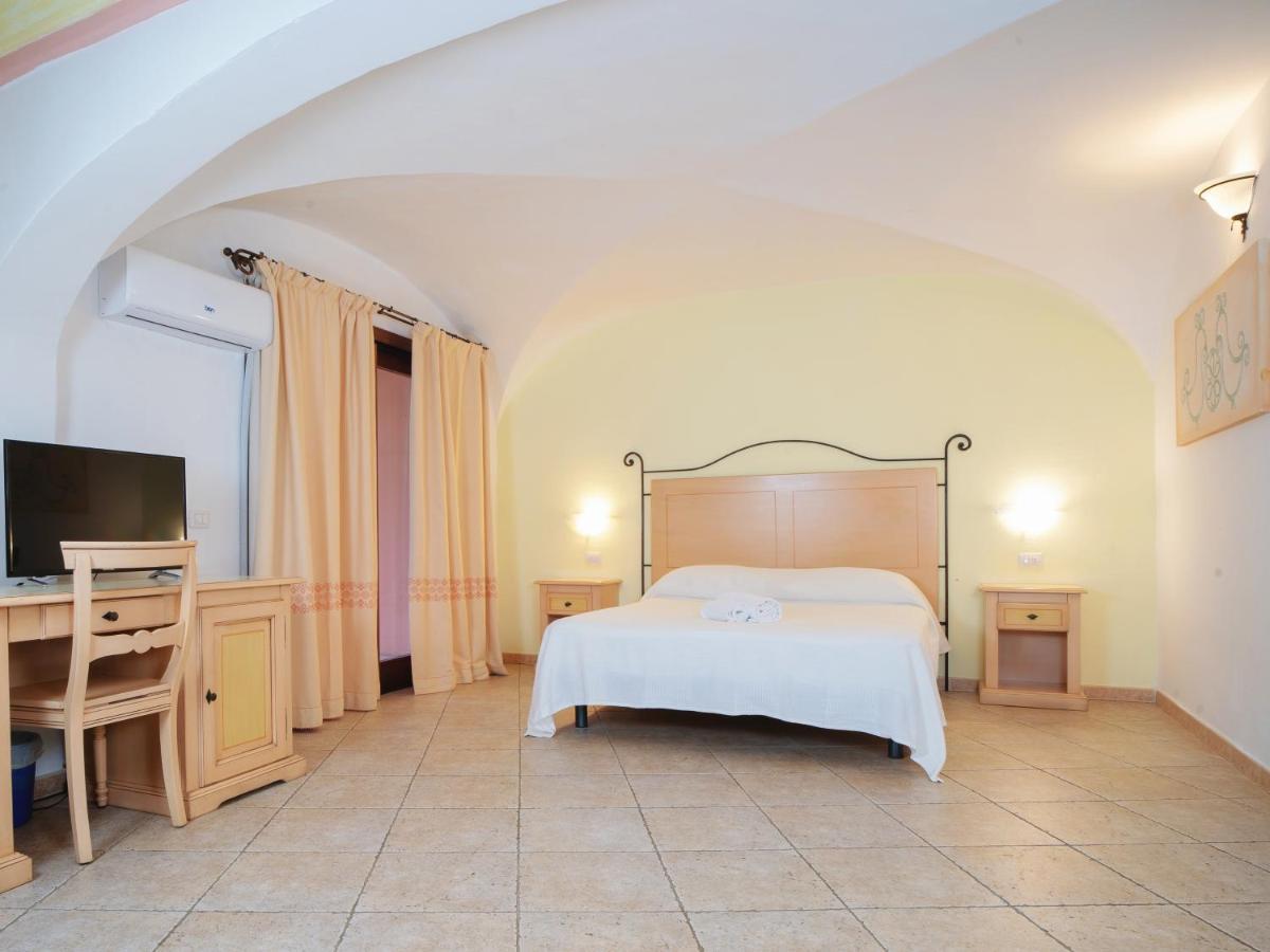 Hotel Pedra Santa Baja Sardinia Extérieur photo