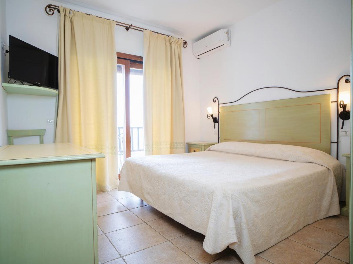 Hotel Pedra Santa Baja Sardinia Extérieur photo